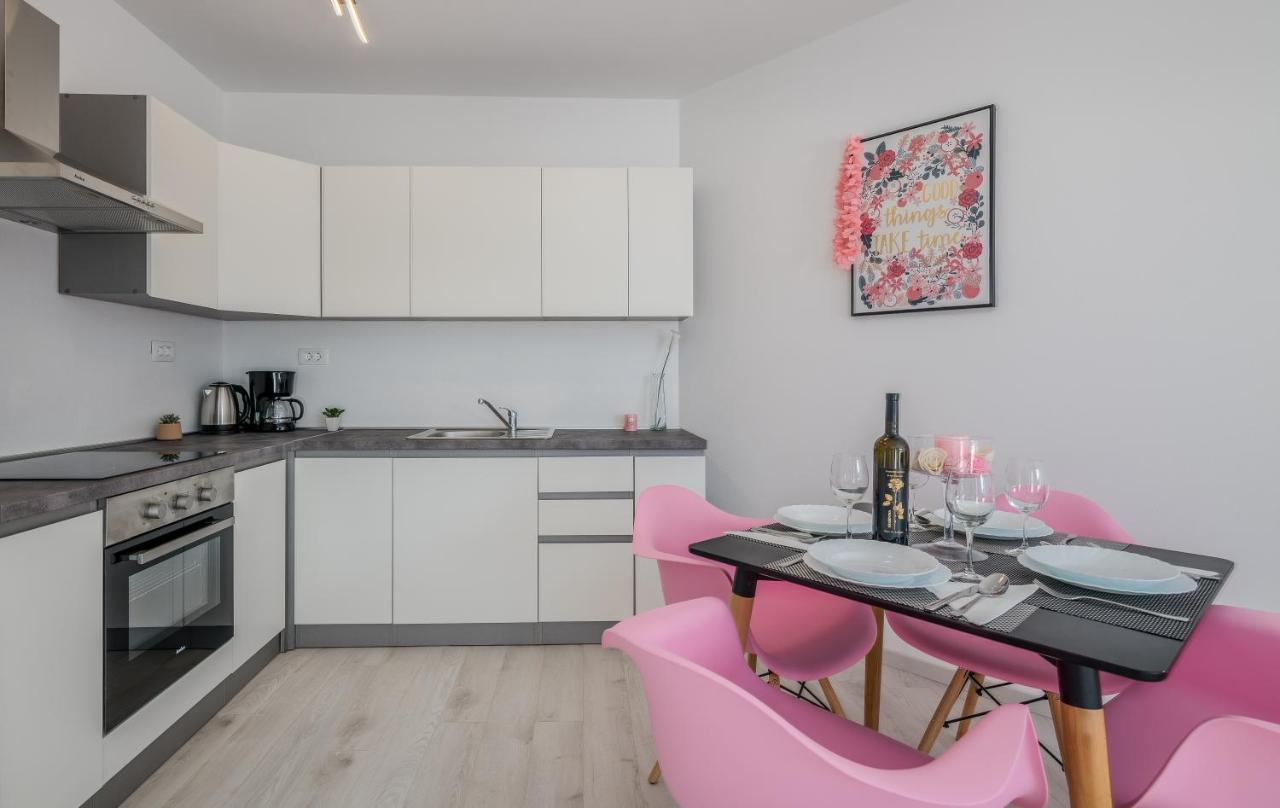 Apartments Villa "Aurea" With Pool クルク エクステリア 写真